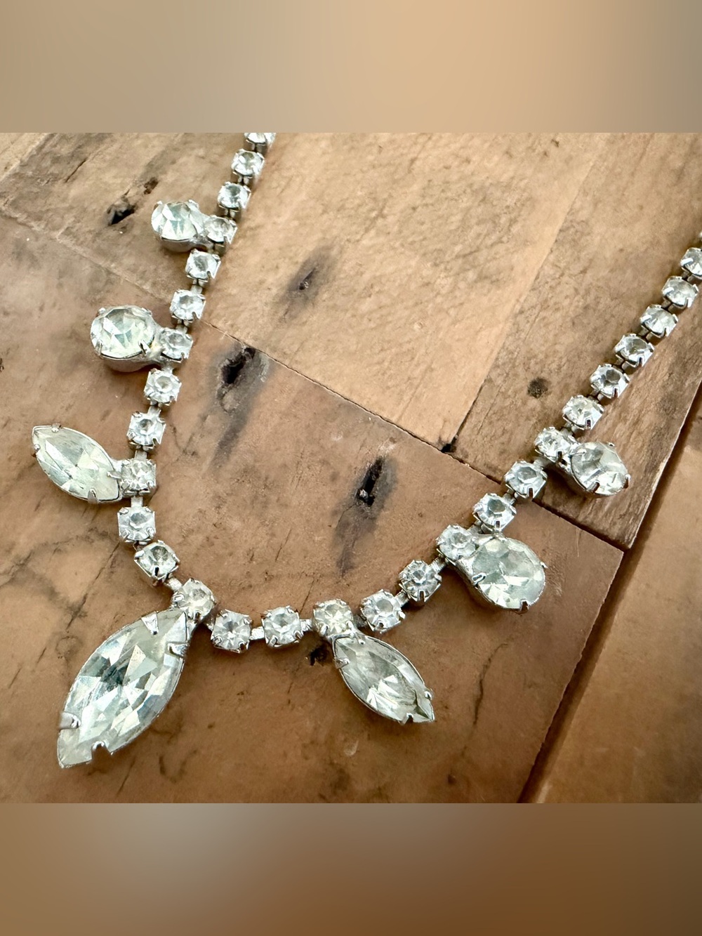 VINTAGE RHINESTONE FRINGE/DROP COSTUME NECKLACE
